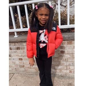 North face coat size 4t, fits like a 3t tho